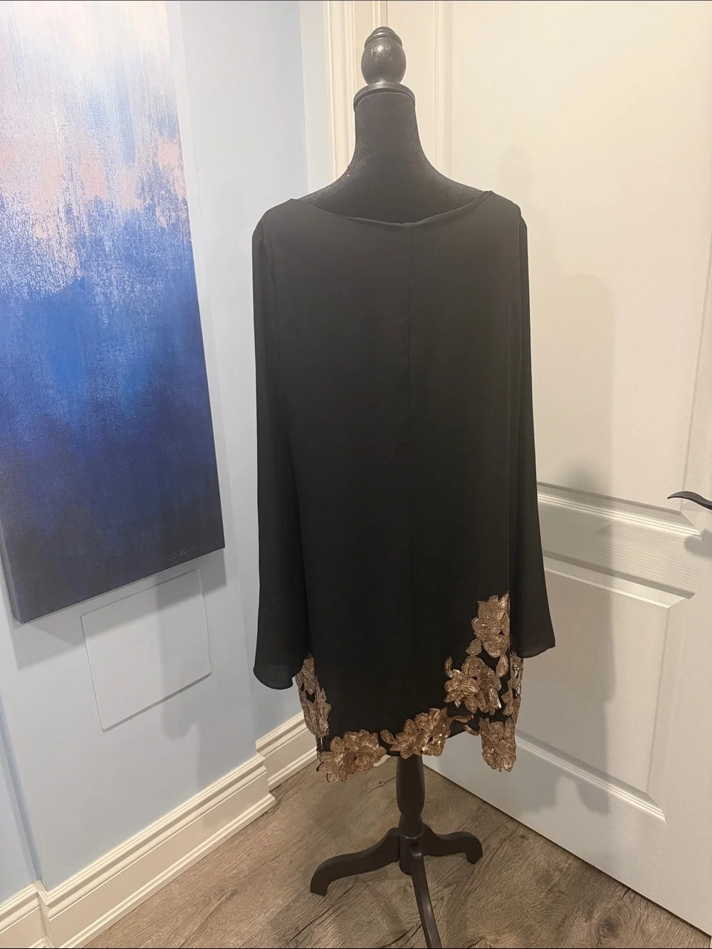 le chateau Black Long-Sleeve Shift Dress with Gold Floral Applique - Picture 3 of 4